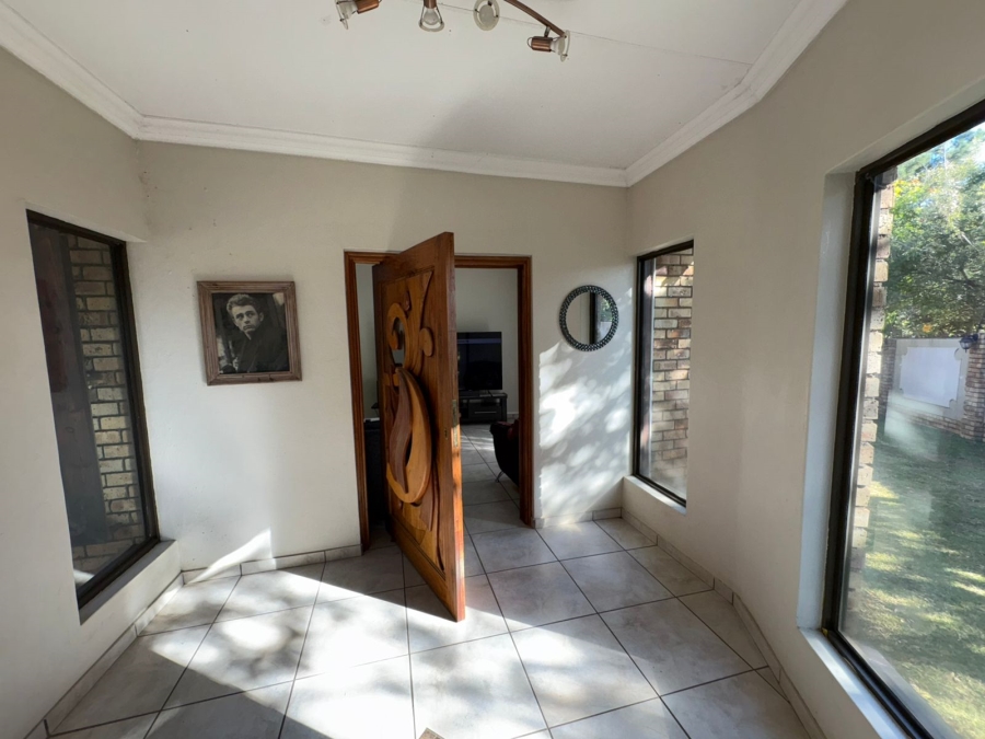 3 Bedroom Property for Sale in Safari Gardens North West